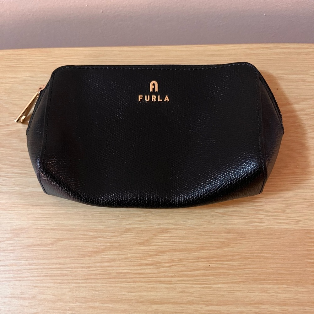FURLA’S pouch